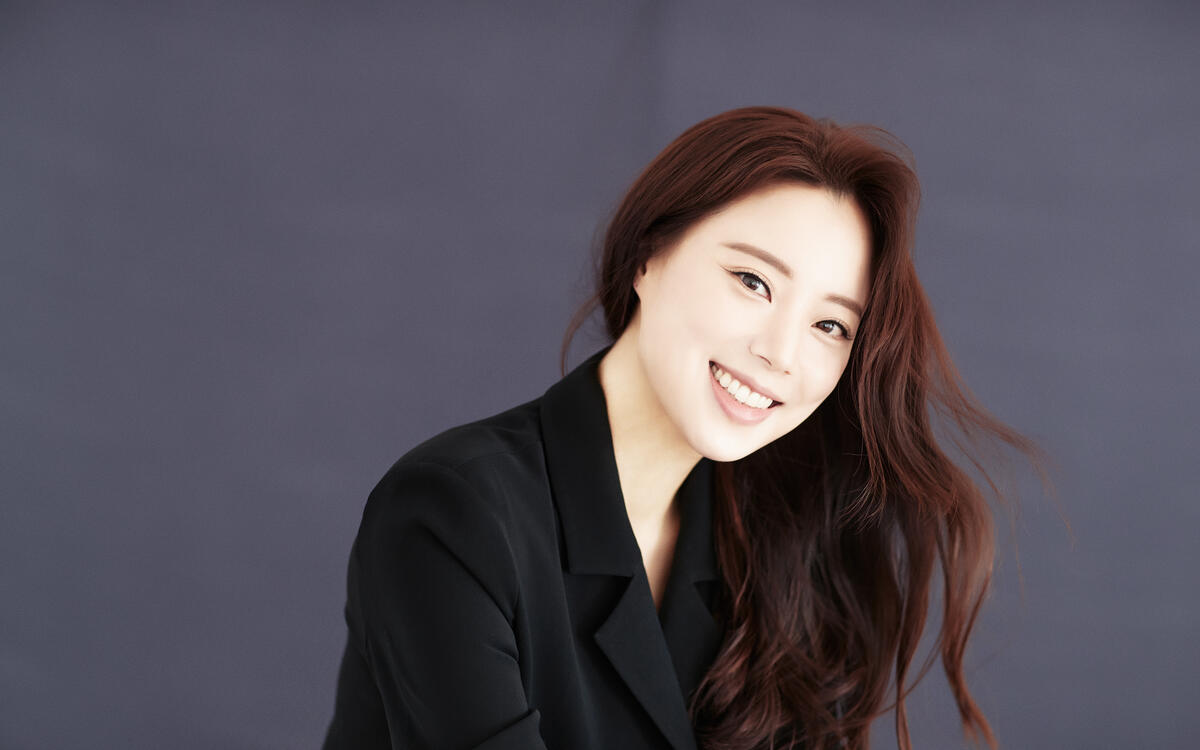 SUMI HWANG sings Strauss and Puccini with the Belgian National Orchestra